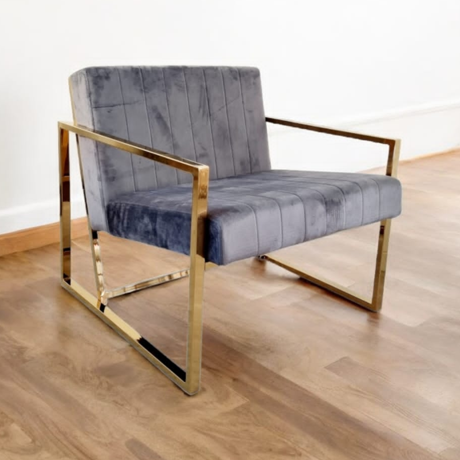 fauteuil en velours gris – Piètement doré – L.76 x P.73 x H.70 cm