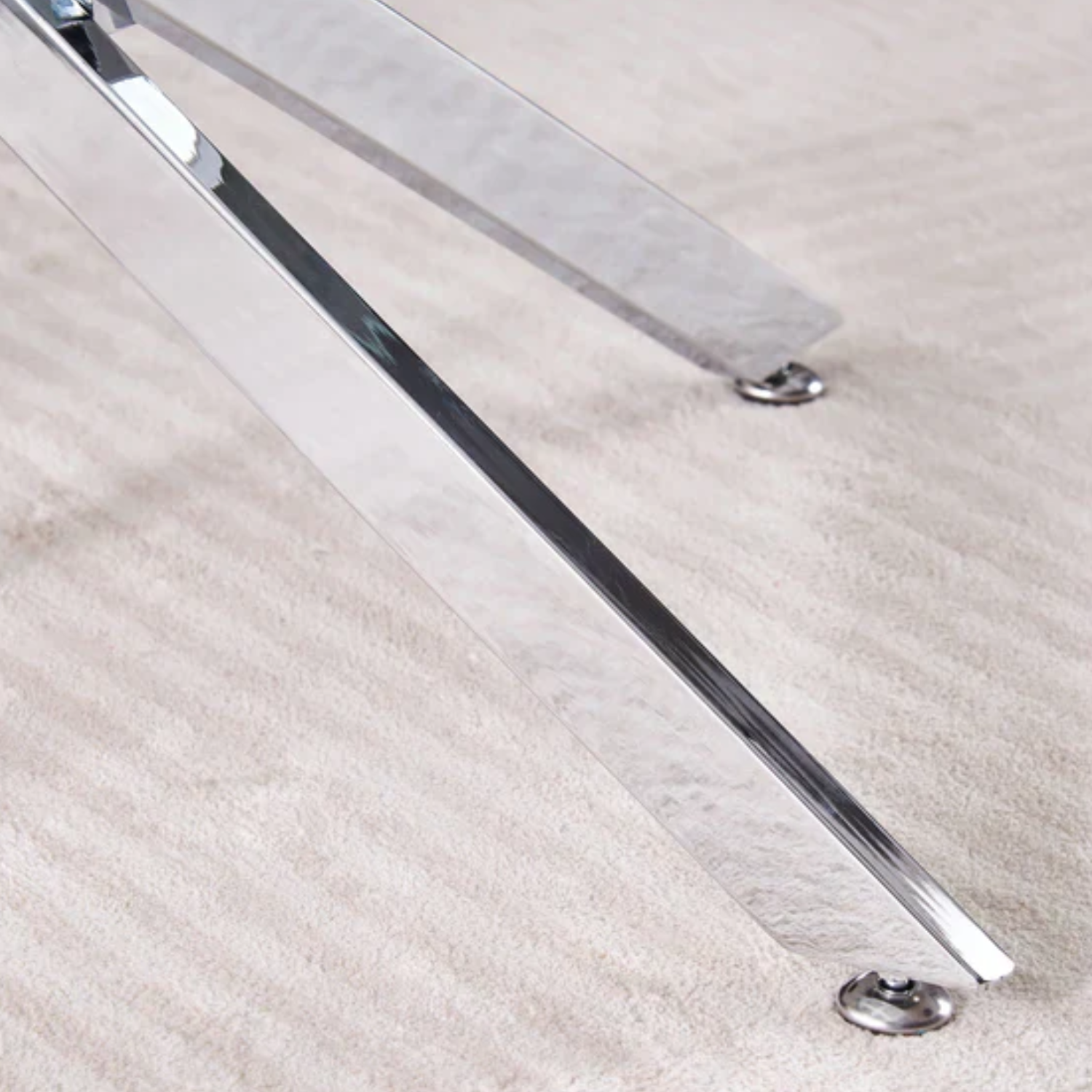 Table à Manger ALIA rectangulaire plateau en verre trempé et Pieds couleur argentée