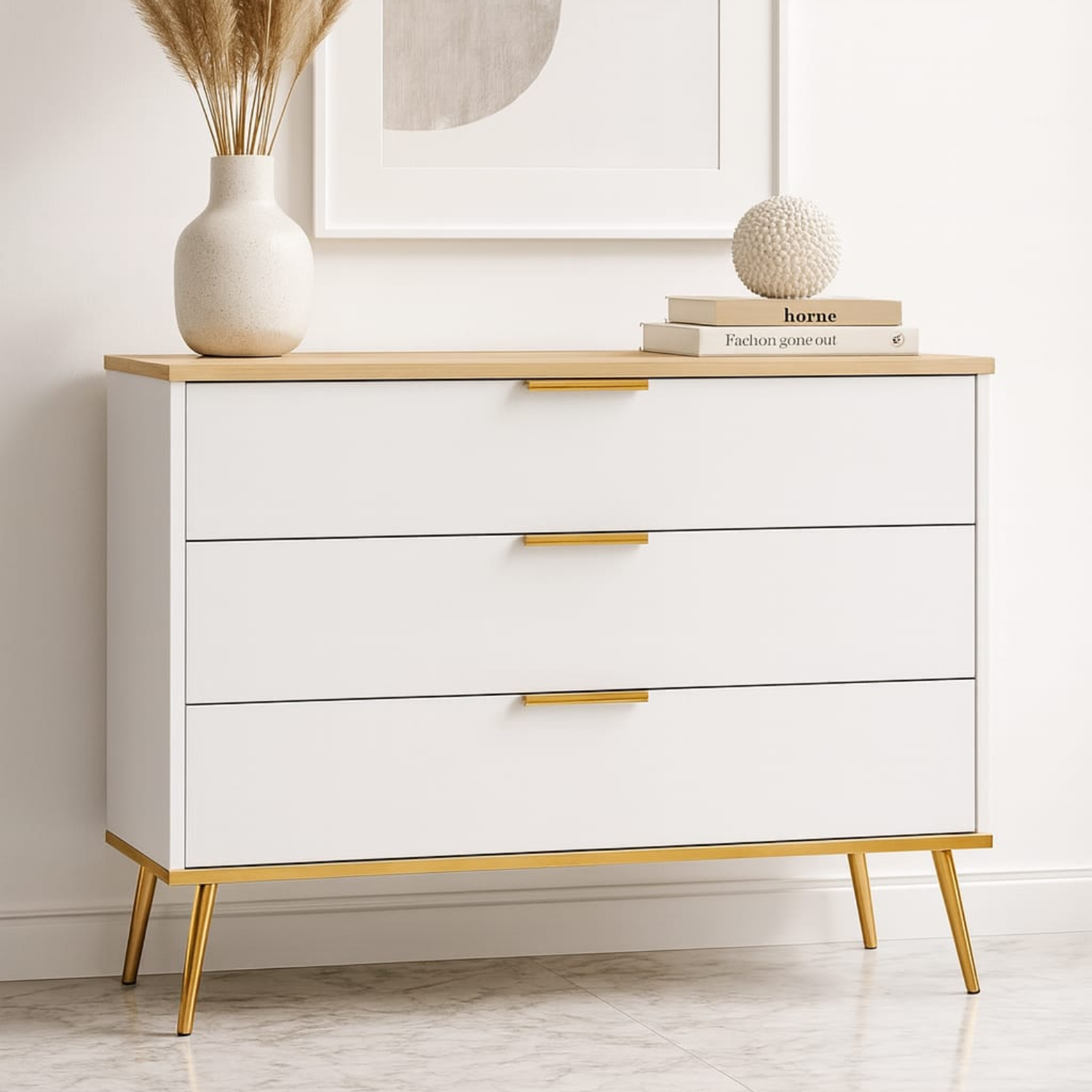 Commode, Buffet, Buffet en bois blanc laqué mat avec structure dorée avec tiroirs spacieux et fermeture silencieuse