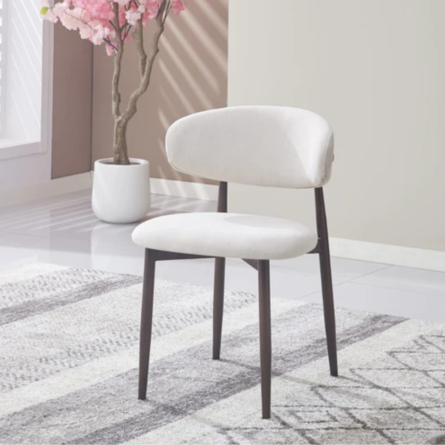 Lot de 2 chaises en velours beige – Pieds effet bois grain beige, noyer grain moka ou noyer grain beige