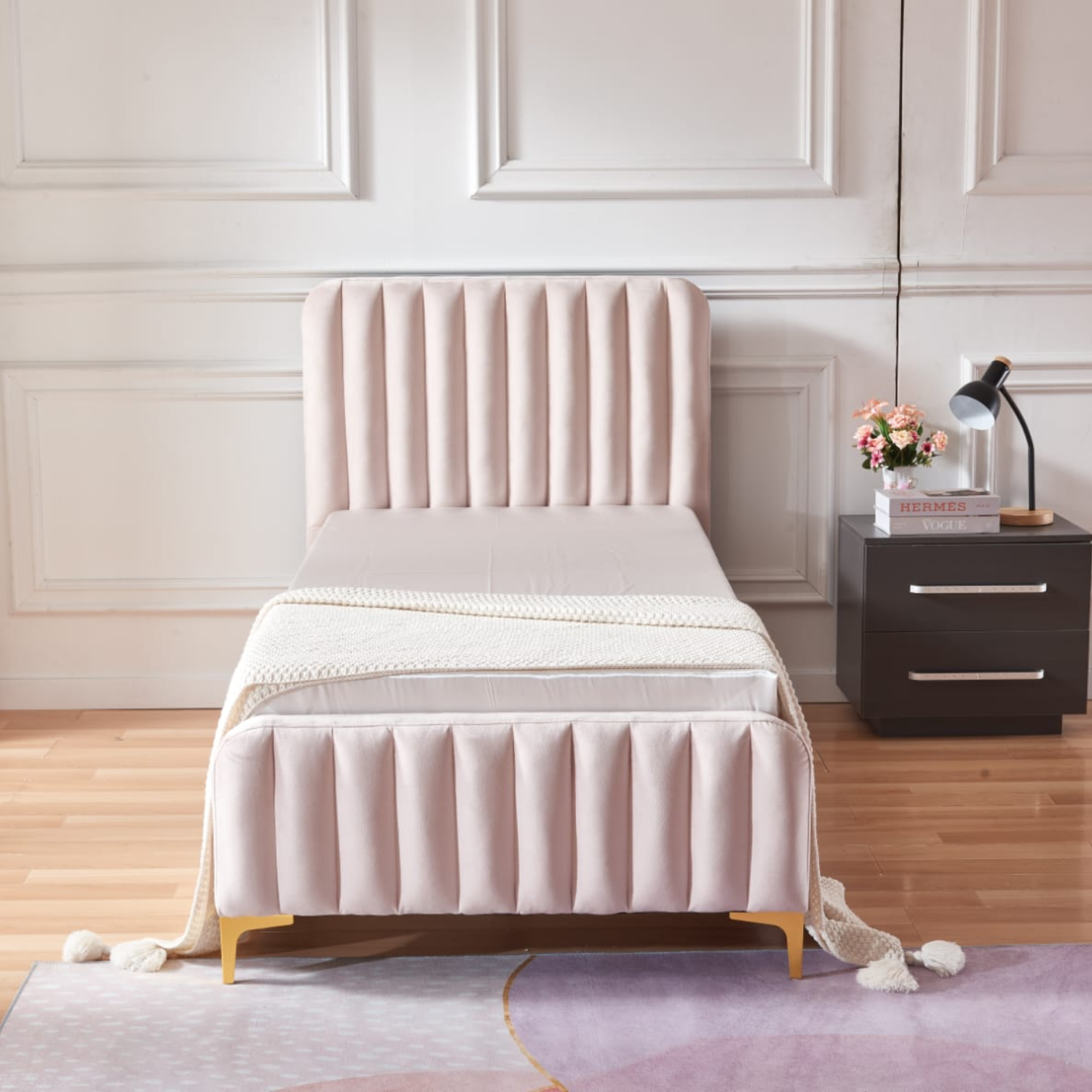 Lit revêtement en velours et sommier à latte en bois