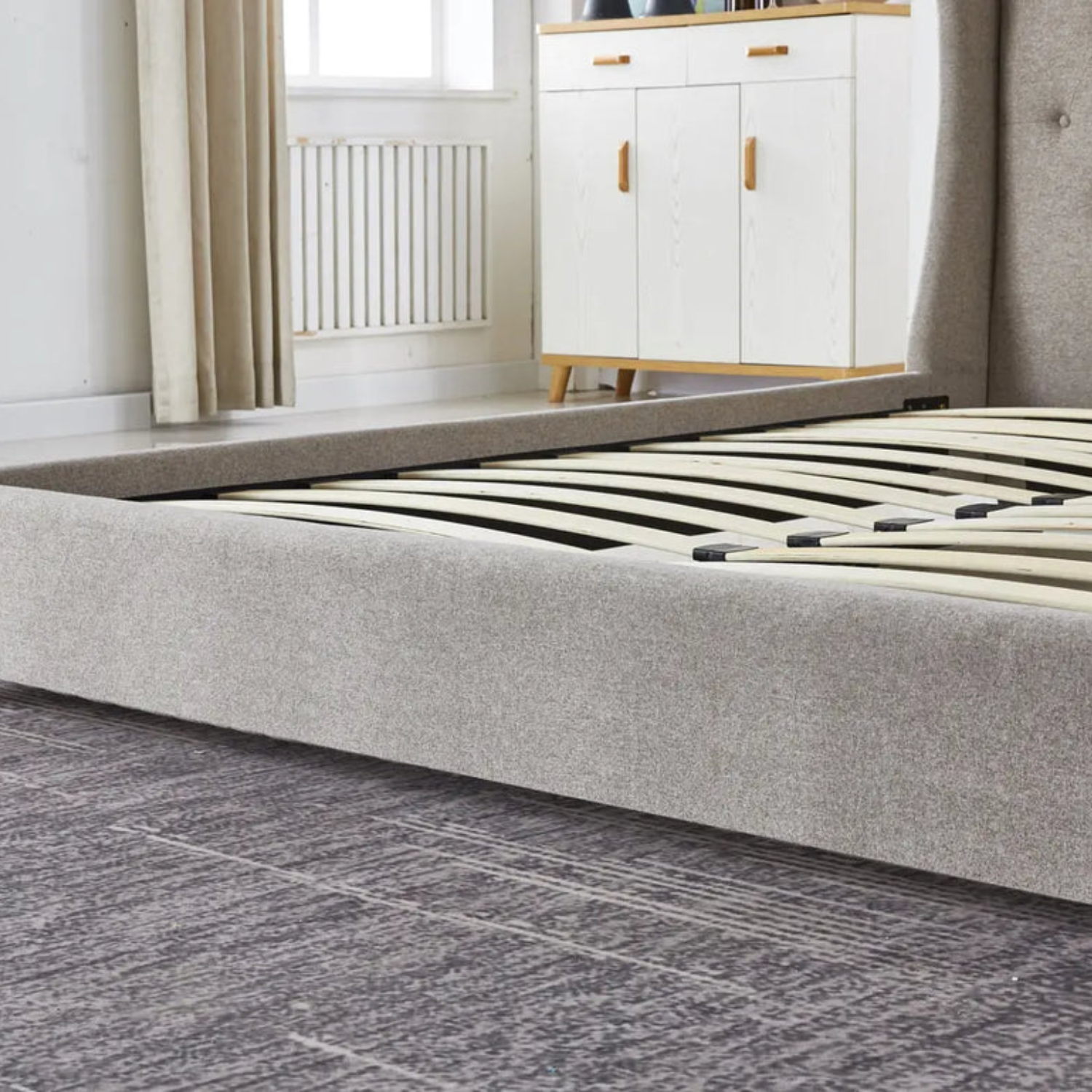 Lit Capitonné Tissu – Gris ou Taupe – VERONA – 140x190 cm ou 160x200 cm