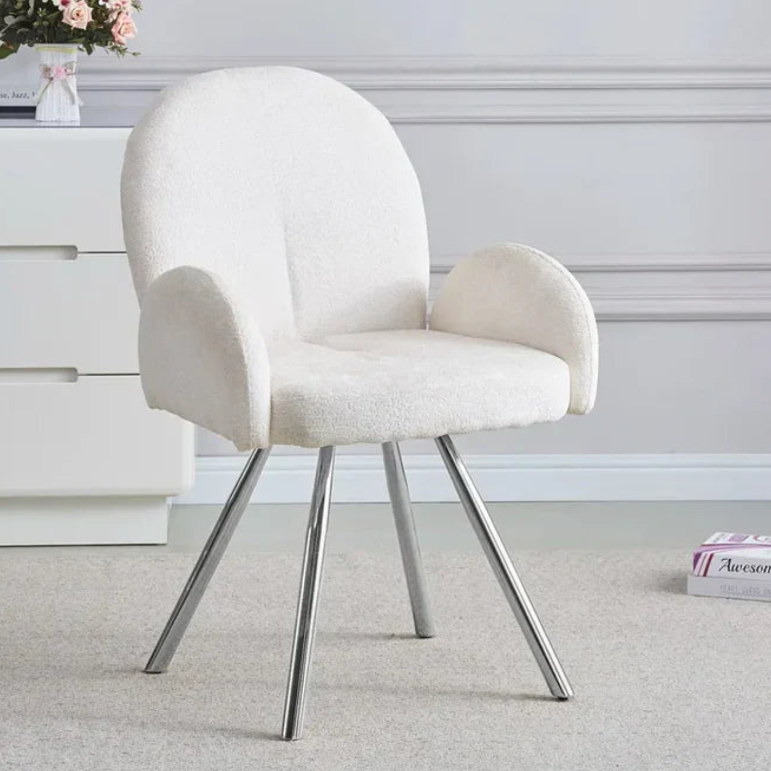 Chaise en tissu chenille avec dossier haut – Piètement en acier doré, argenté ou noir