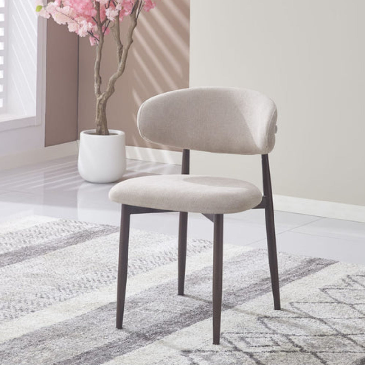 Lot de 2 chaises en velours beige – Pieds effet bois grain beige, noyer grain moka ou noyer grain beige