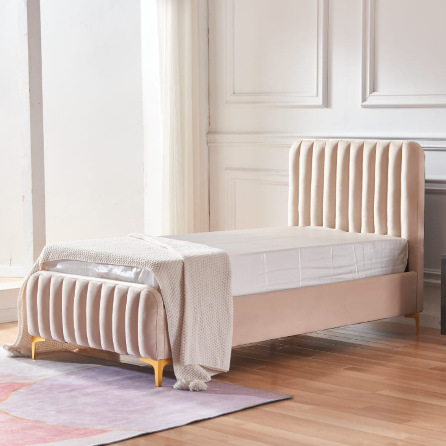 Lit revêtement en velours et sommier à latte en bois