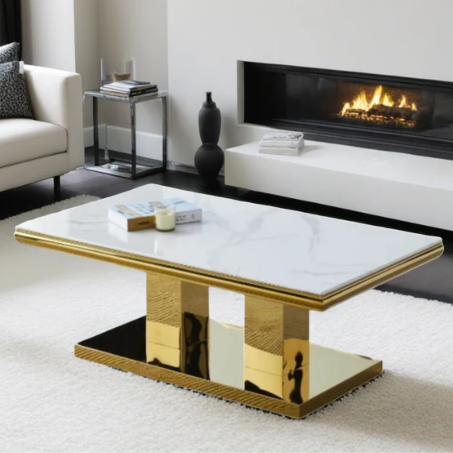 Table basse en marbre et pieds dorés
