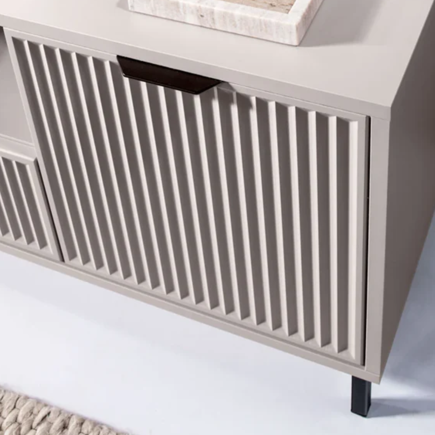 Meuble TV moderne avec rangements – 2 portes + tiroir + étagère centrale – 165 cm