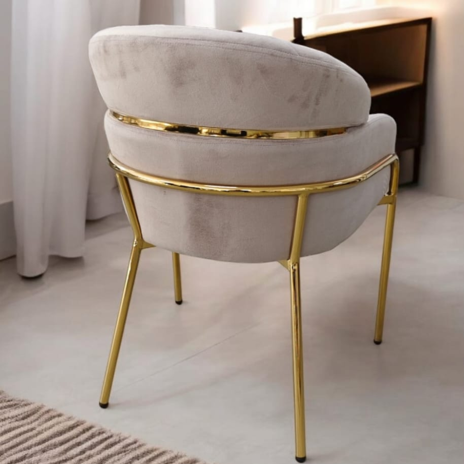 Chaise en Velours – Pieds Métalliques – L.60 x P.55 x H.80 cm