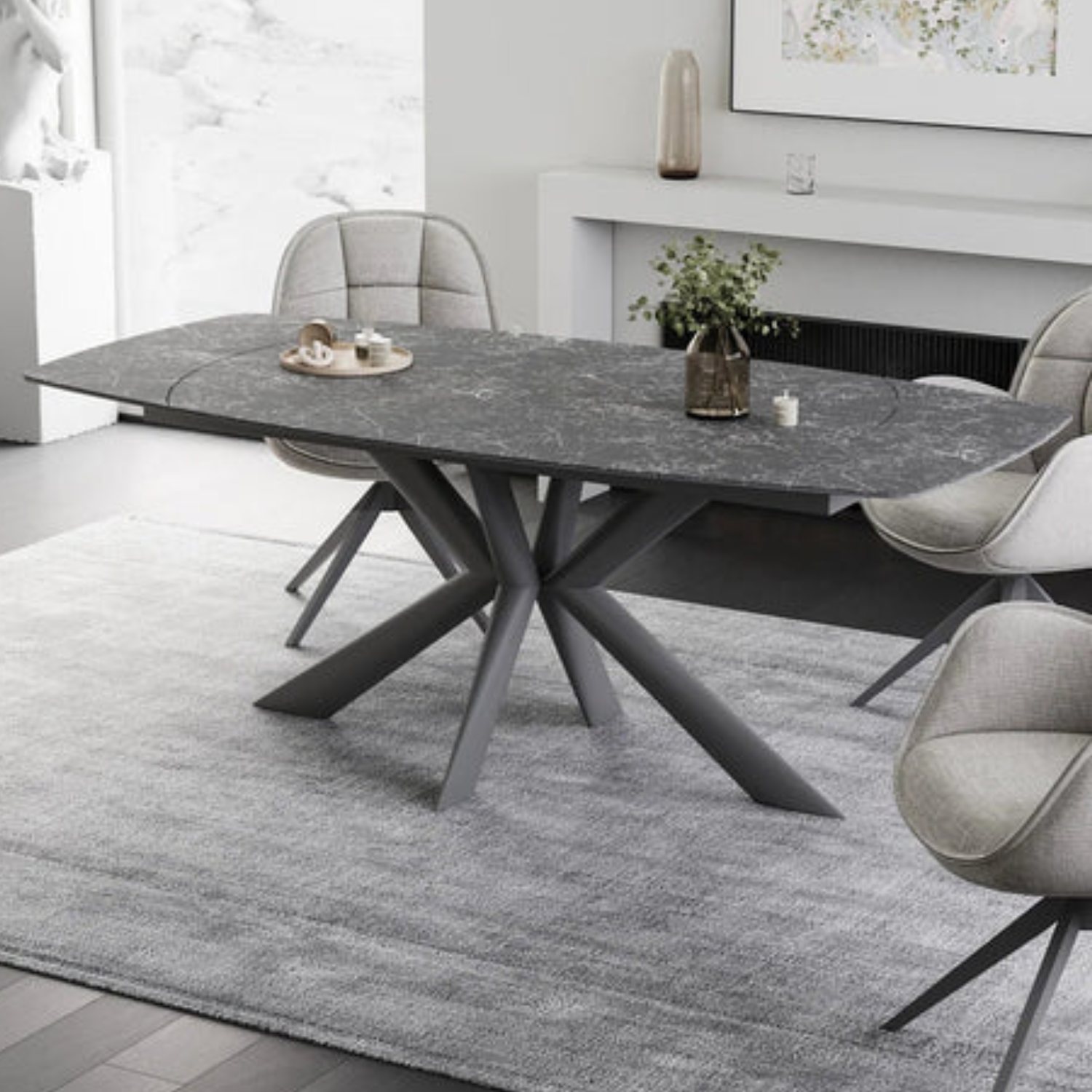 La table de salle à manger extensible Bonita : un design épuré et un plateau rotatif pour un confort optimal