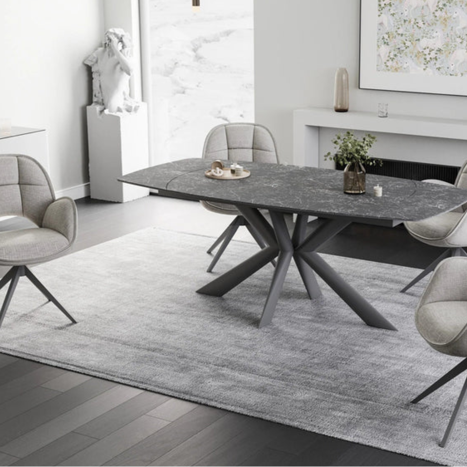 La table de salle à manger extensible Bonita : un design épuré et un plateau rotatif pour un confort optimal