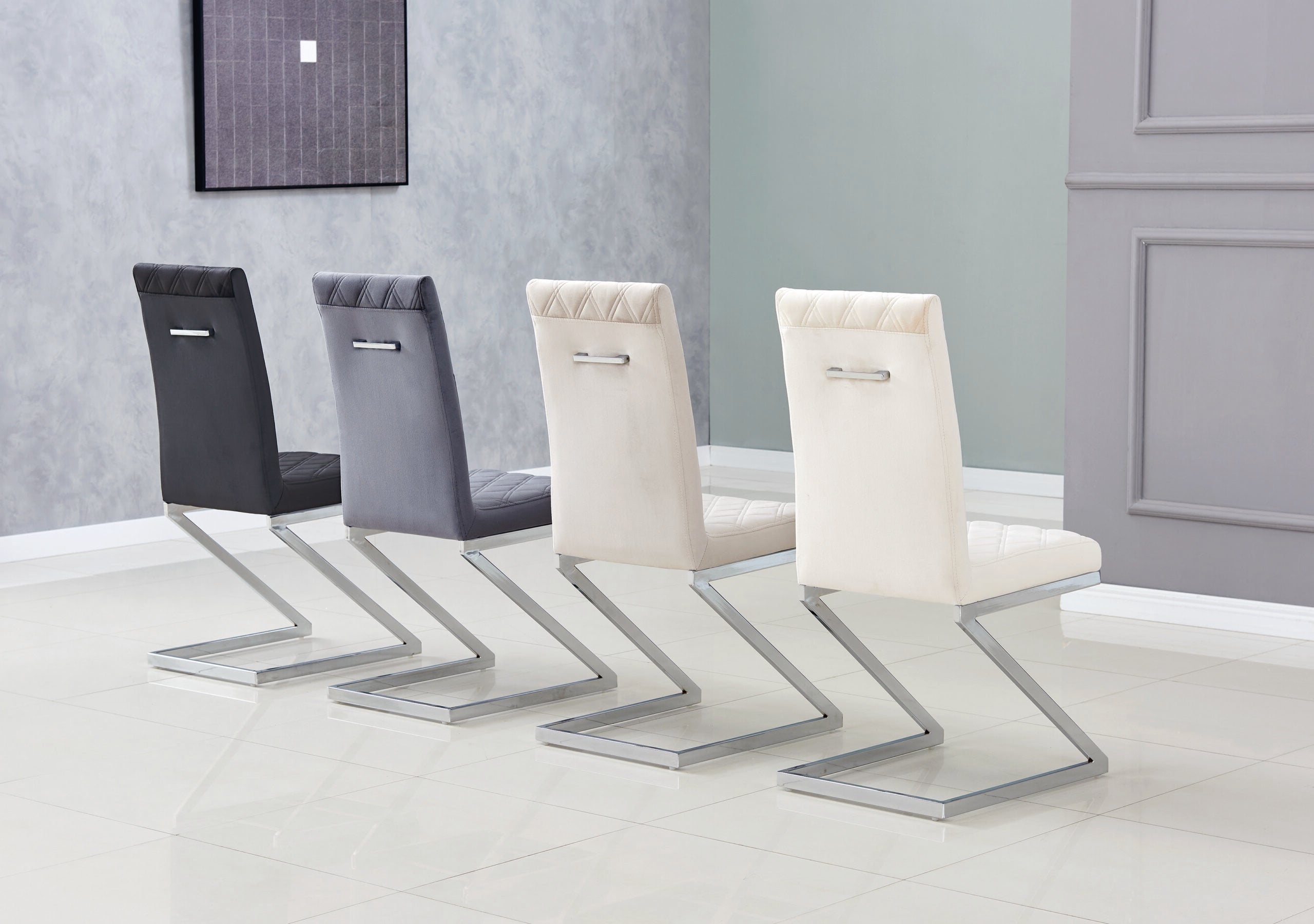 Chaise de bureau COCOMAT assise en velours et pieds en acier - Meublei