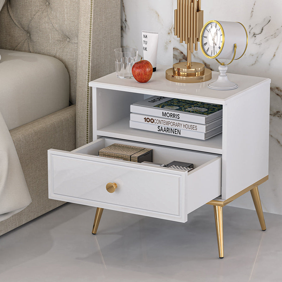 Table de Nuit Moderne Blanc Laqué Brillant avec pieds dorés - Decora Home