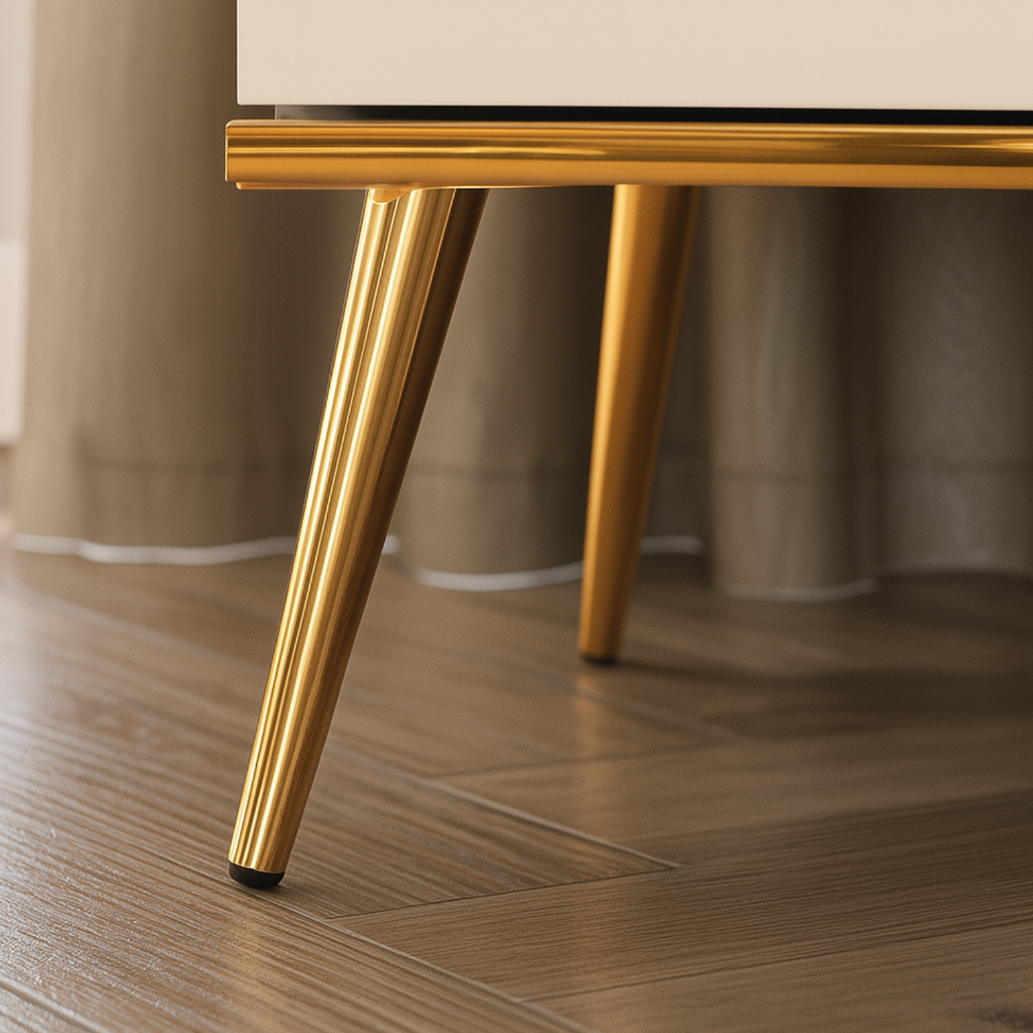 Meuble TV  – Cachemire élégant – 2 niches fermées et étagères ouvertes – Pieds dorés hauts