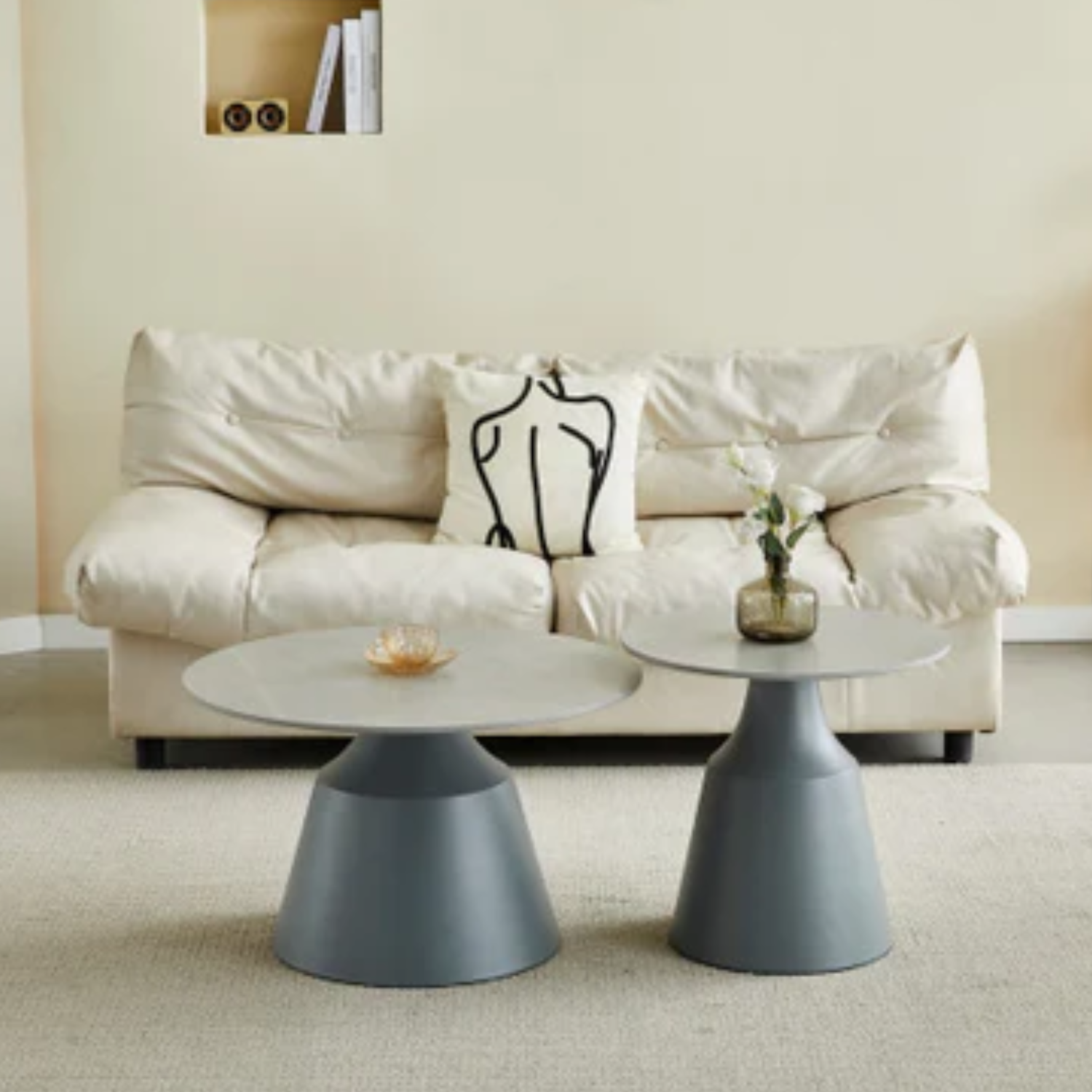 Table basse avec plateau en céramique et piétement en acier