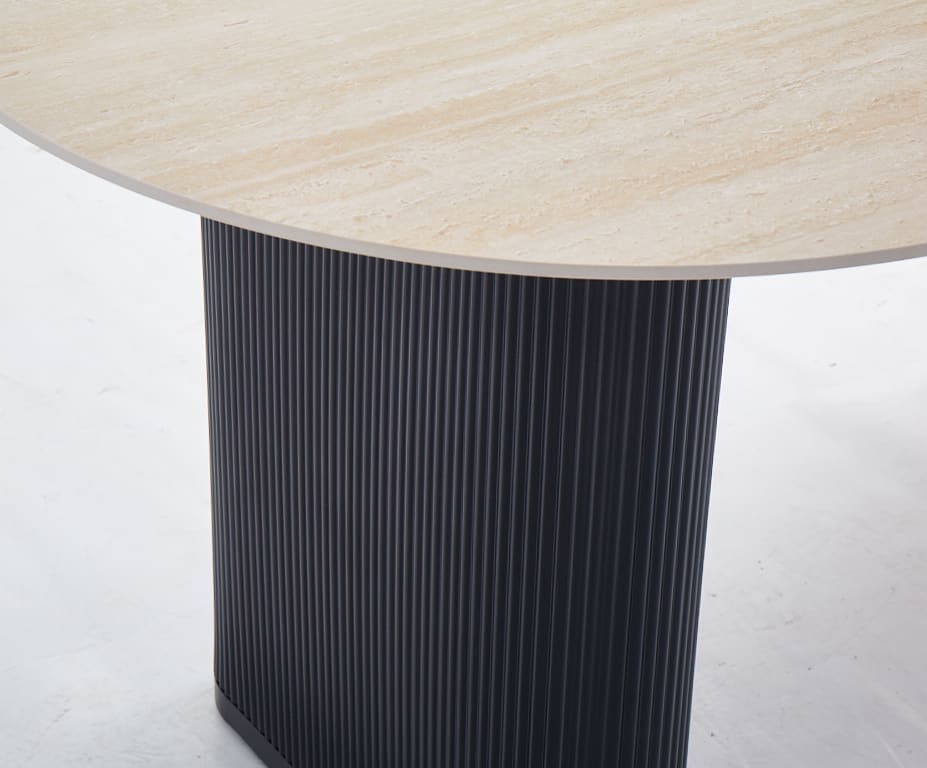 TABLE A MANGER SELENA PIED METAL NOIR PLATEAU EN CERAMIQUE TRAVERTIN MAT 180x90cm