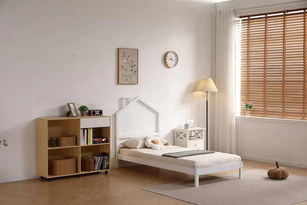 Lit Enfant  – Design Naturel en Bois Blanc et Gris 90x190 cm - Decora Home